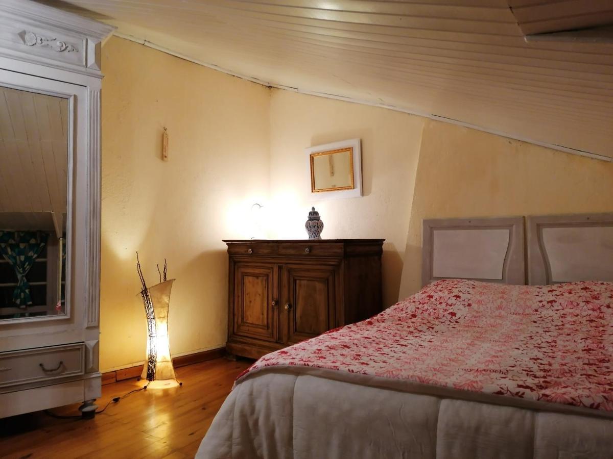 La Maison Huguetoune Nant Екстер'єр фото